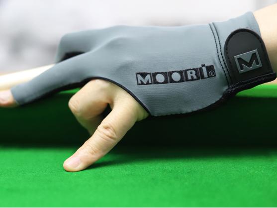 Перчатка Moori Charcoal Premium M серая левая