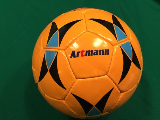 Футбольный мяч ARTMANN оранжевый
